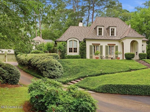 2135 Eastover Drive, Jackson, MS 39211