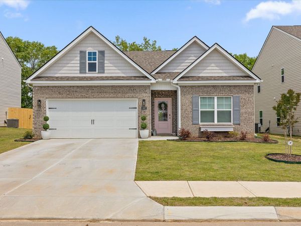 5697 Prickly Loop , Ooltewah, TN 37363