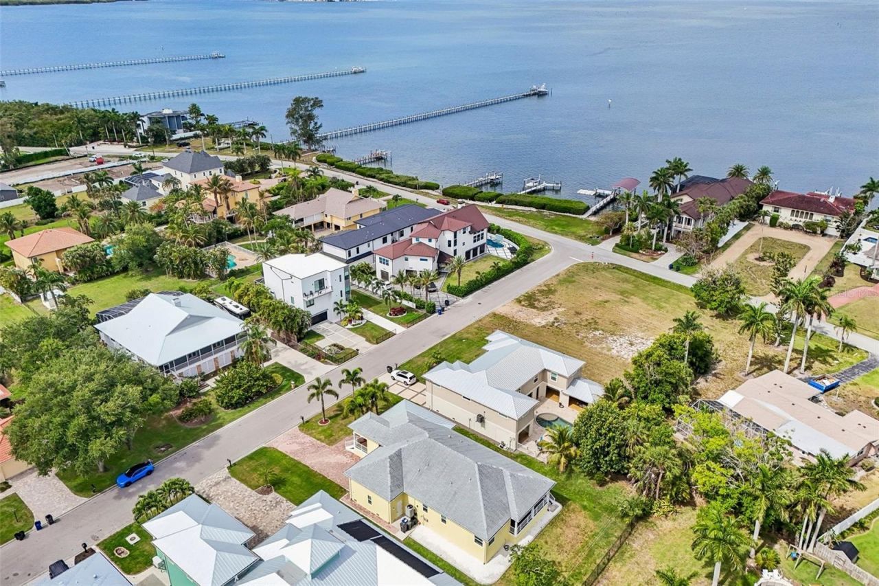 8174 17th Avenue W, Bradenton, FL 34209 Photo