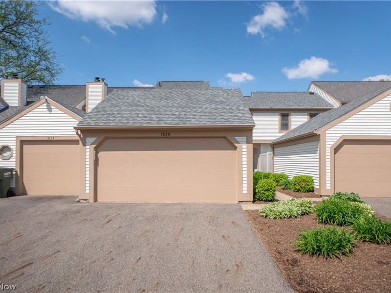 1836 Beechwood Avenue NE, North Canton, OH 44720 Photo 2