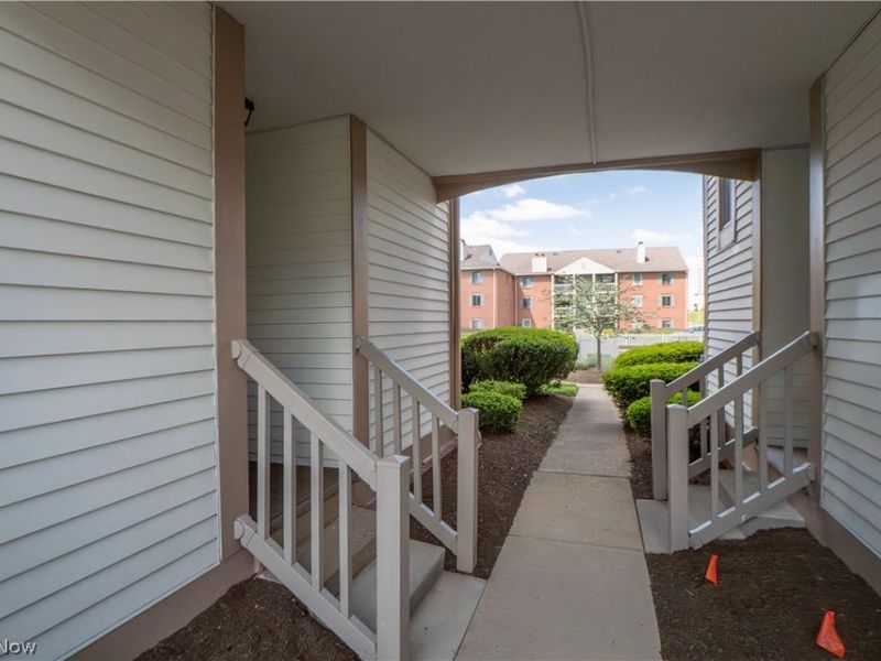 1836 Beechwood Avenue NE, North Canton, OH 44720 Photo 4