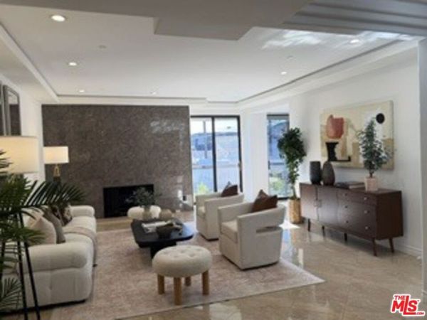 125 N GALE Drive, Unit 306, Beverly Hills, CA 90211