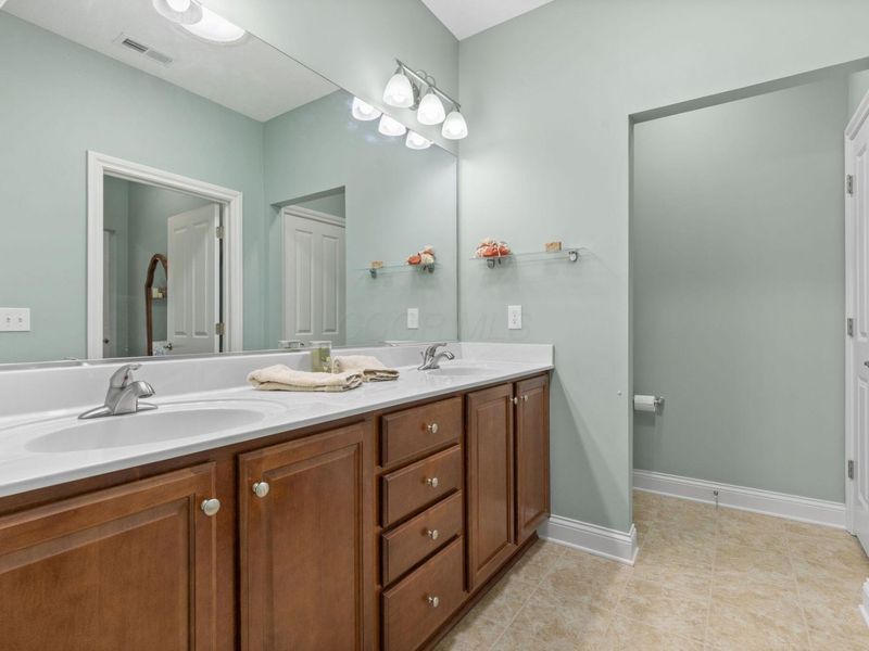 51 Emerald Crossing , Westerville, OH 43082 Photo 32