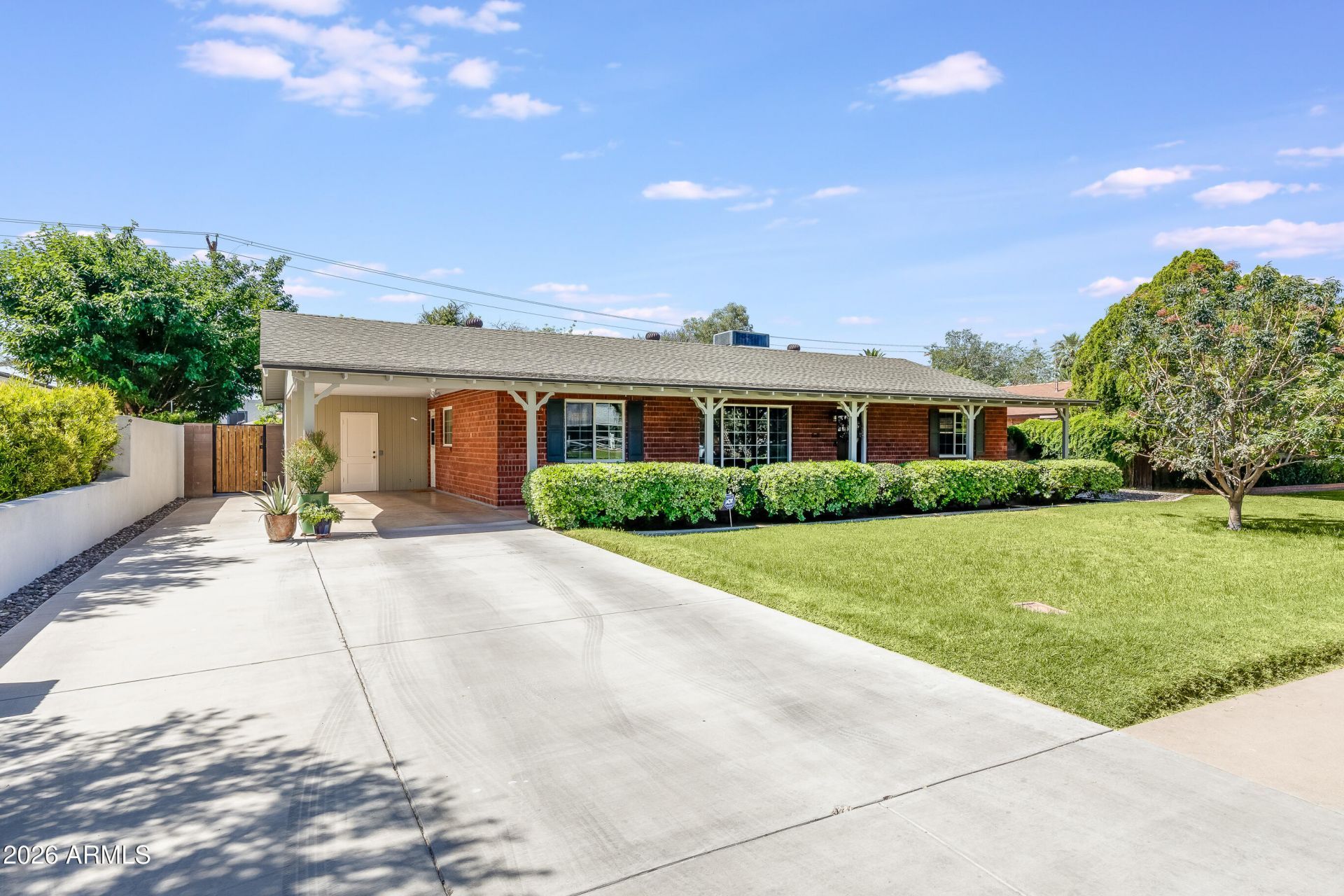 3721 E Clarendon Avenue, Phoenix, AZ 85018 Main Photo