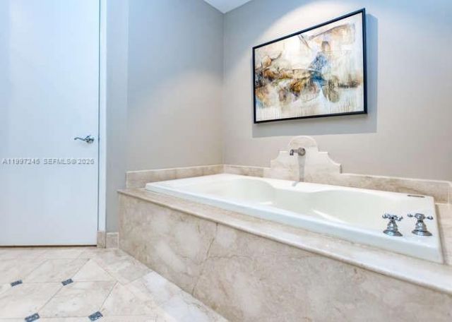 100 S Pointe Dr, Unit 3101, Miami Beach, FL 33139 Photo