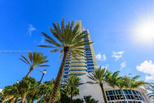 100 S Pointe Dr, Unit 3101, Miami Beach, FL 33139 Photo