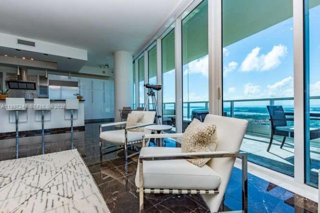 100 S Pointe Dr, Unit 3101, Miami Beach, FL 33139 Photo