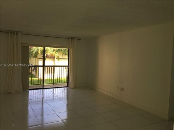 7995 SW 86th St , Unit 322, Miami, FL 33143