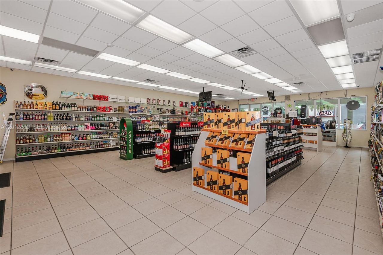 3941 NW 7 St , Miami, FL 33126 Photo