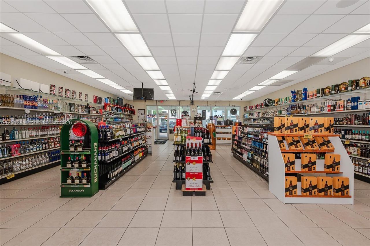 3941 NW 7 St , Miami, FL 33126 Photo