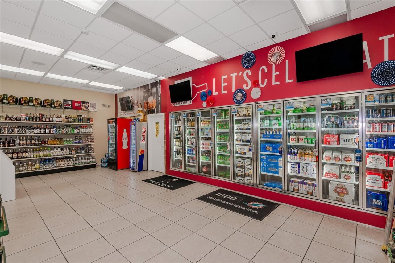 3941 NW 7 St , Miami, FL 33126 Photo