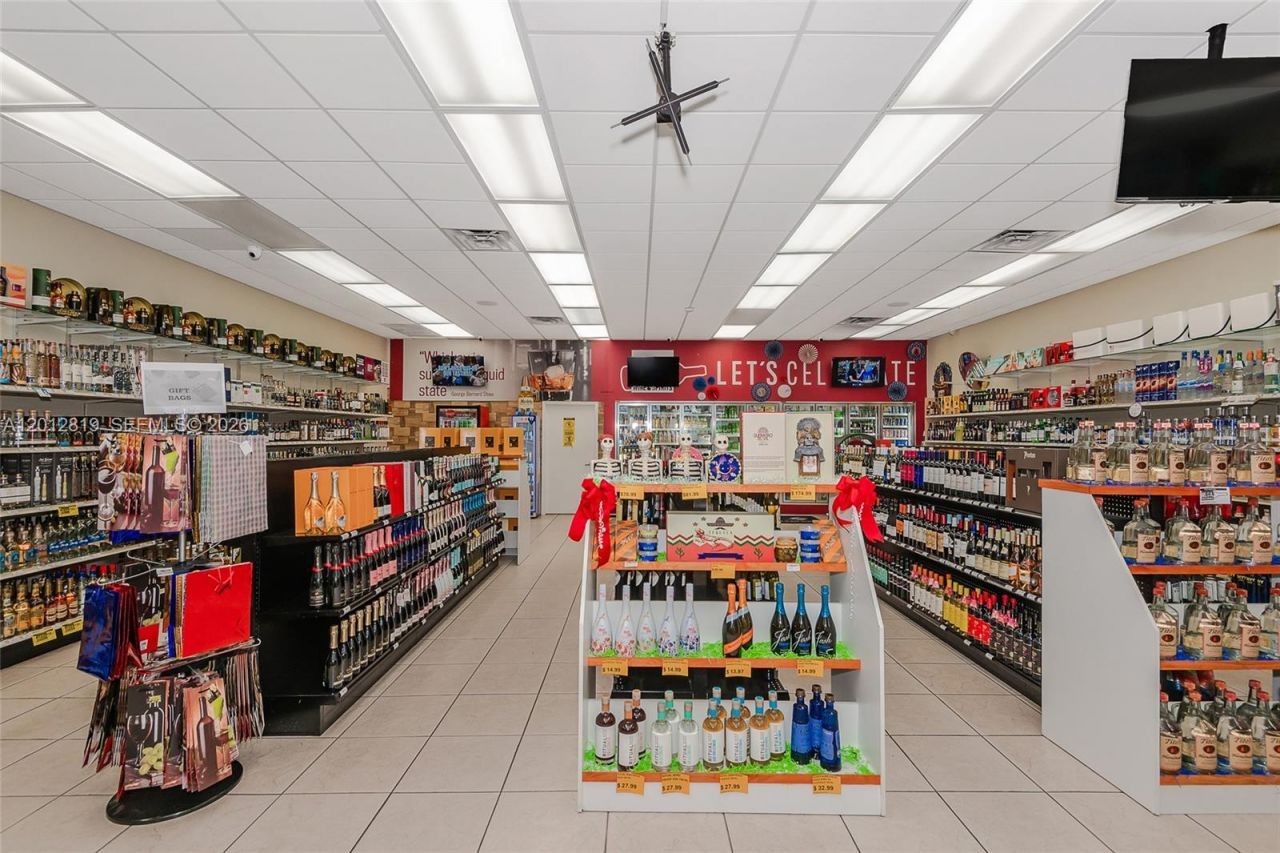 3941 NW 7 St , Miami, FL 33126 Photo