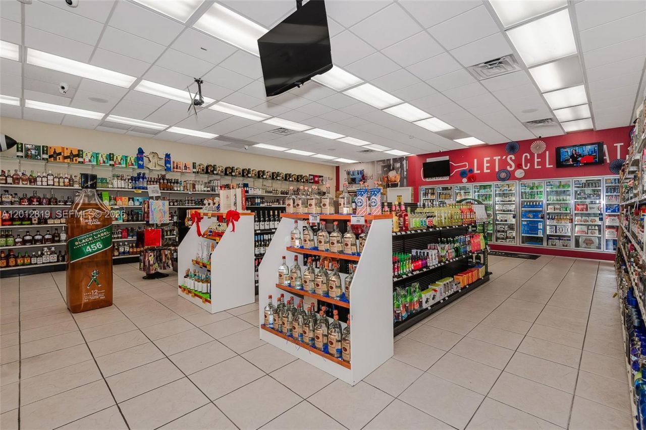 3941 NW 7 St , Miami, FL 33126 Photo