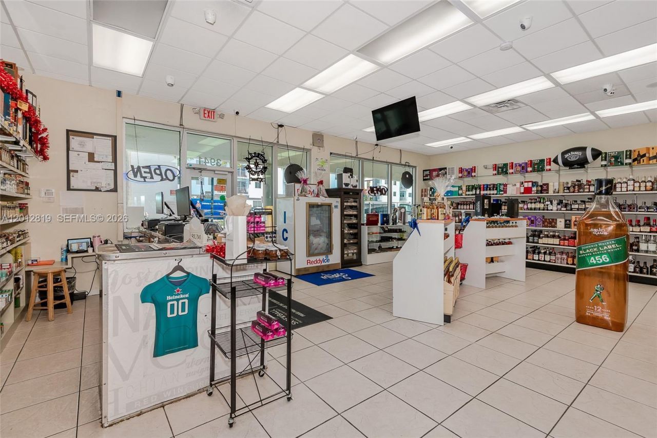 3941 NW 7 St , Miami, FL 33126 Photo