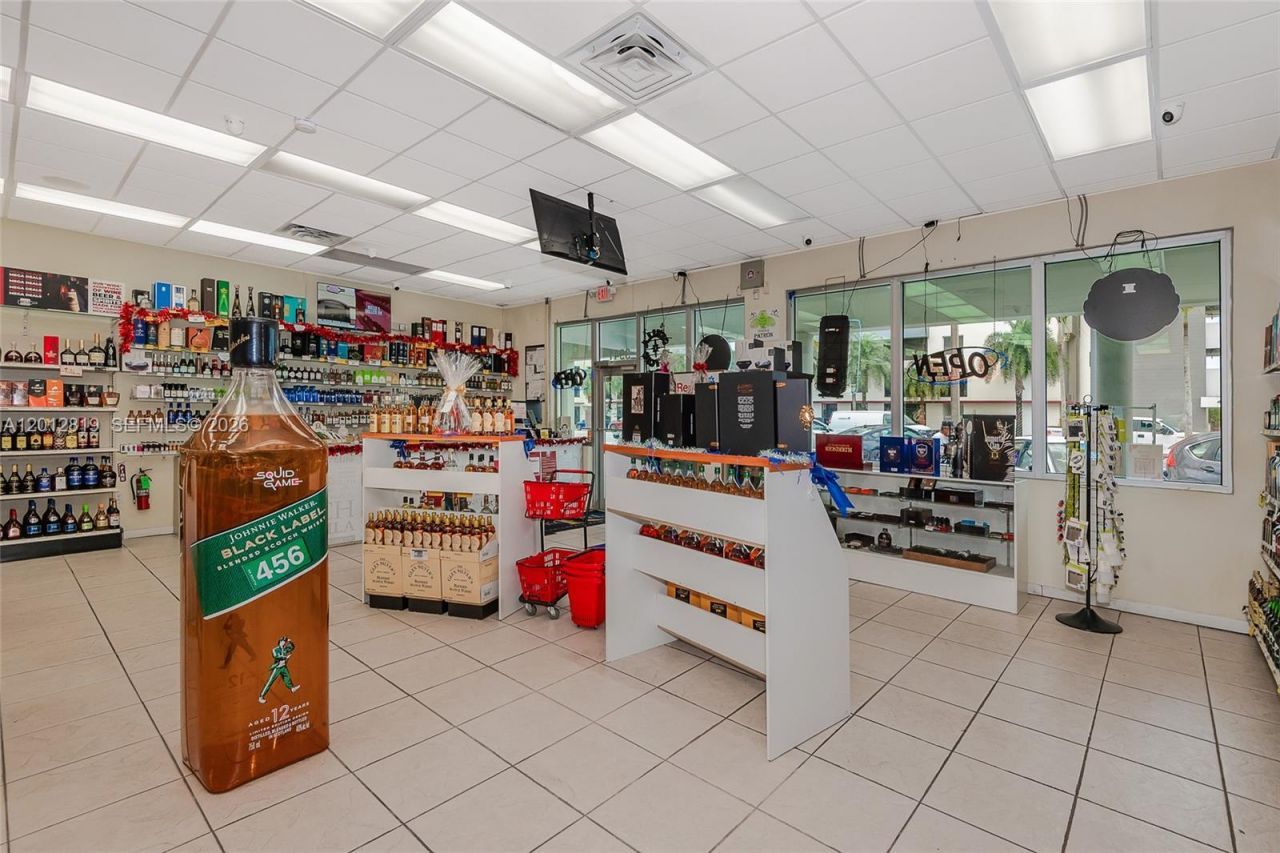 3941 NW 7 St , Miami, FL 33126 Photo