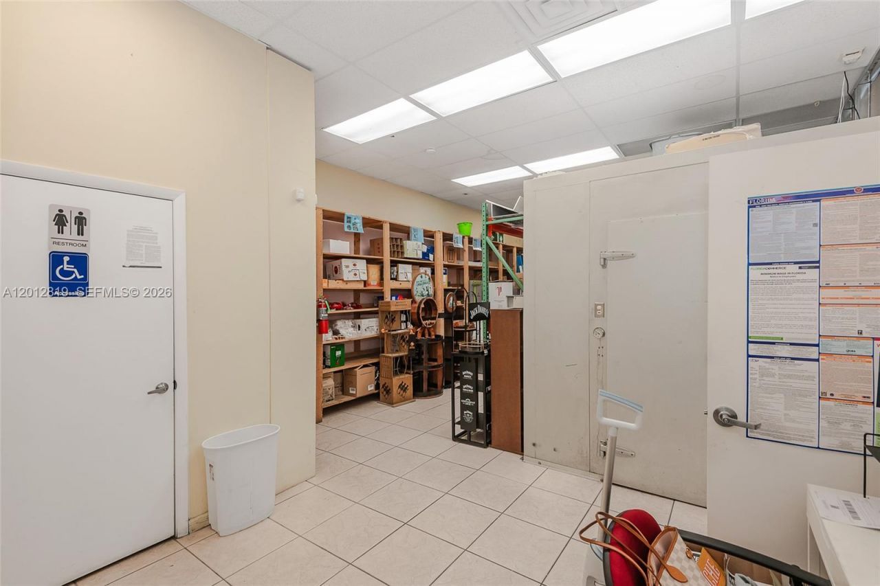 3941 NW 7 St , Miami, FL 33126 Photo