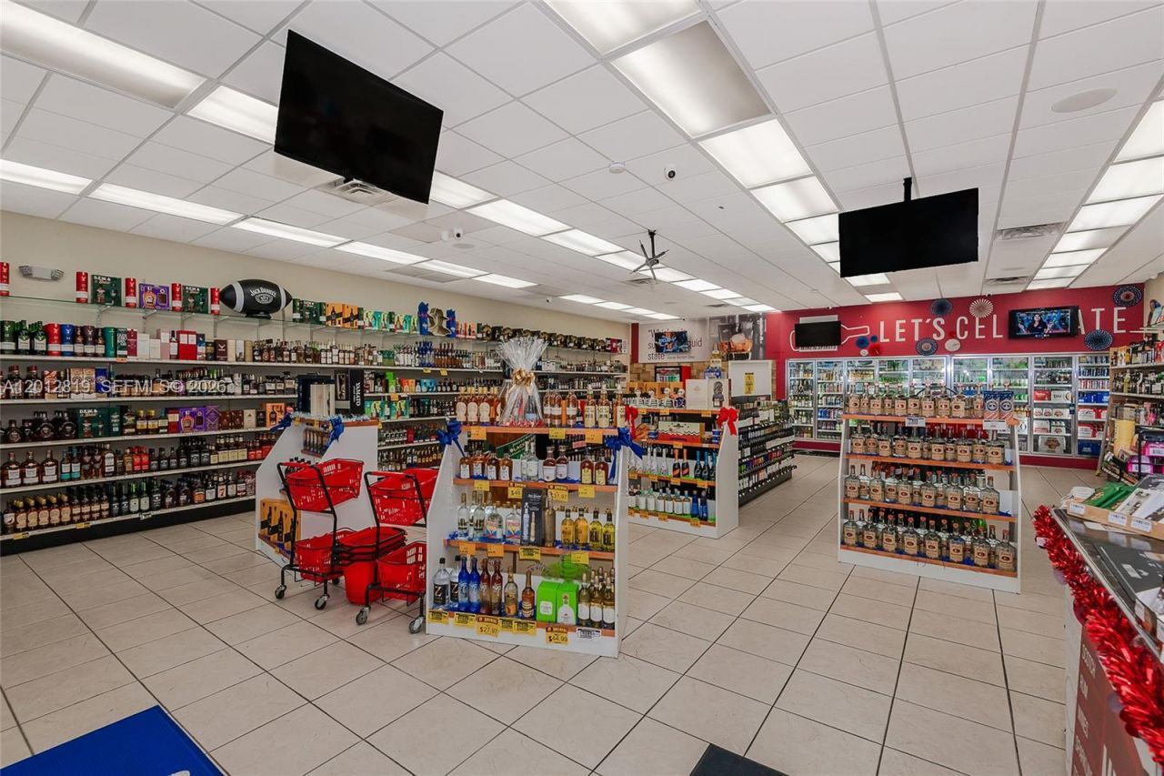 3941 NW 7 St , Miami, FL 33126 Photo
