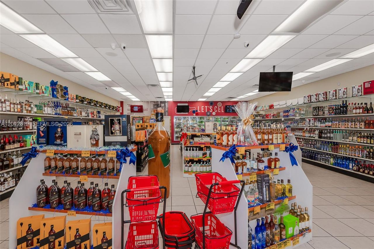 3941 NW 7 St , Miami, FL 33126 Photo