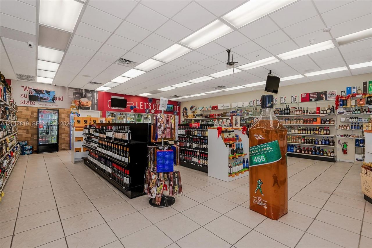 3941 NW 7 St , Miami, FL 33126 Photo