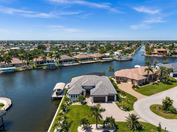 5201 Skylark Ct , Cape Coral, FL 33904