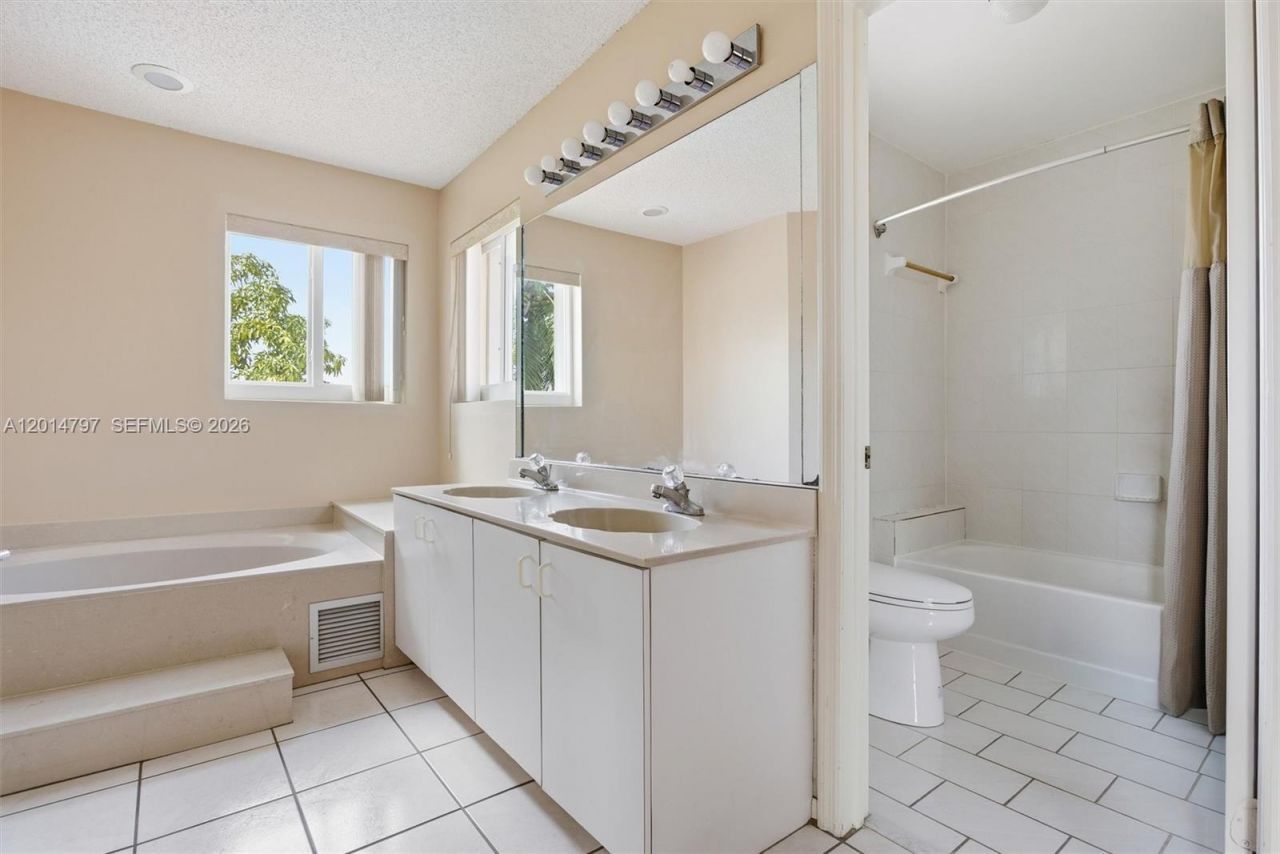 14941 SW 45th Ter , Miami, FL 33185 Photo
