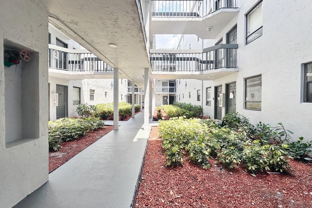1900 N Congress Avenue, Unit 105, West Palm Beach, FL 33401 Photo