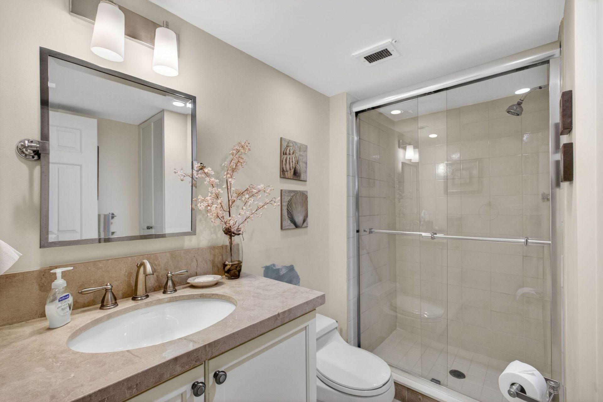 840 Ocean Drive, Unit 406, Juno Beach, FL 33408 Photo