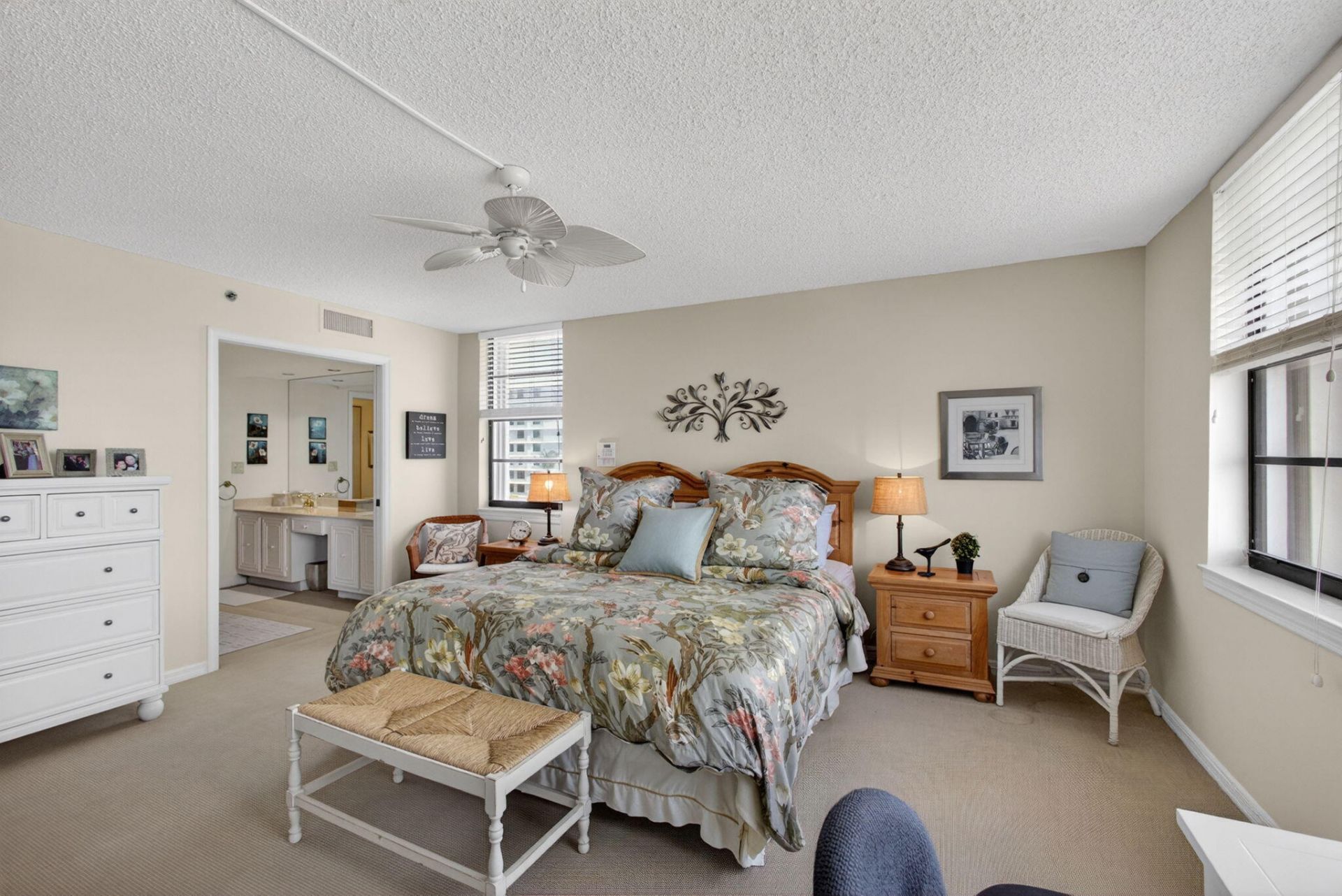 840 Ocean Drive, Unit 406, Juno Beach, FL 33408 Photo
