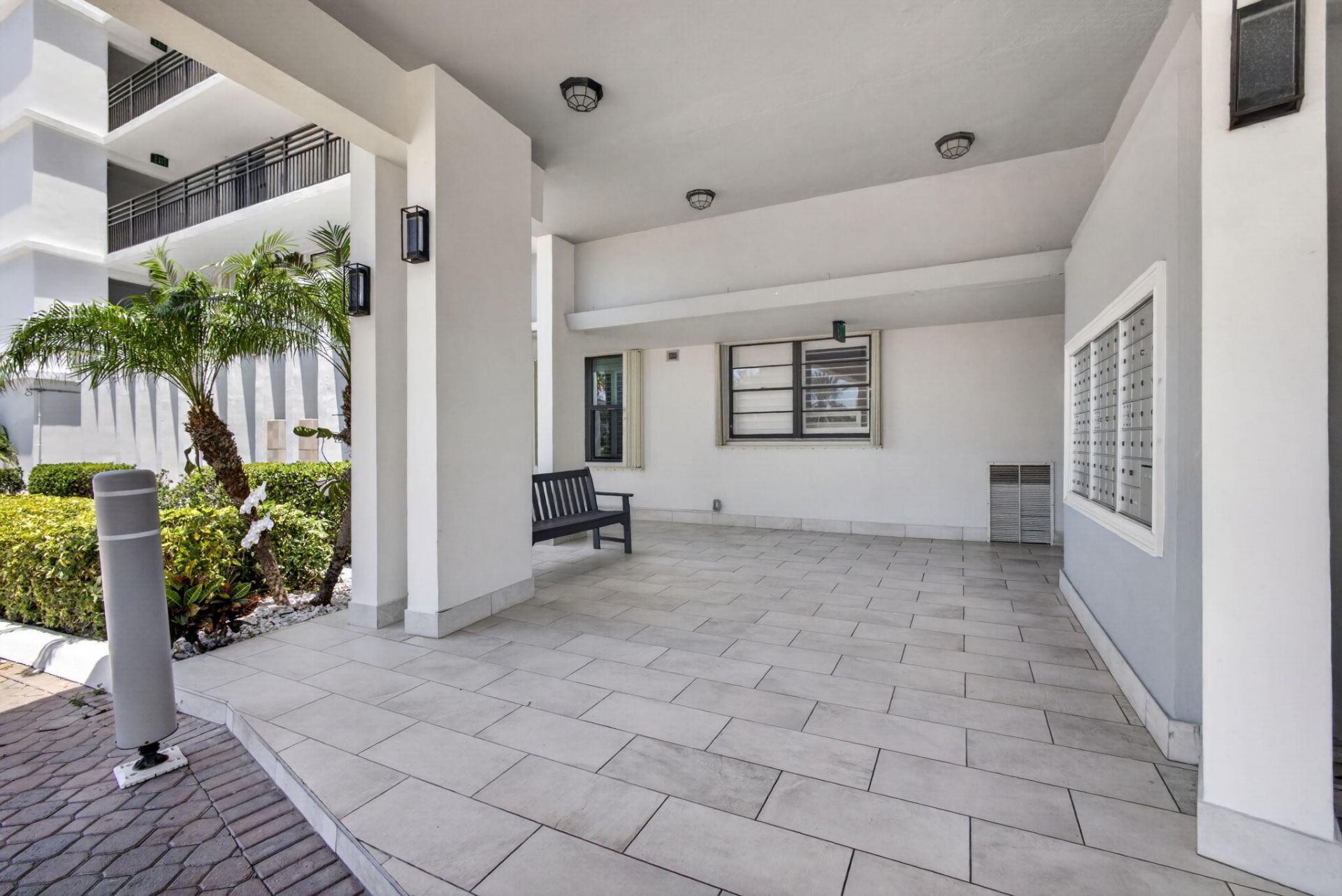840 Ocean Drive, Unit 406, Juno Beach, FL 33408 Photo