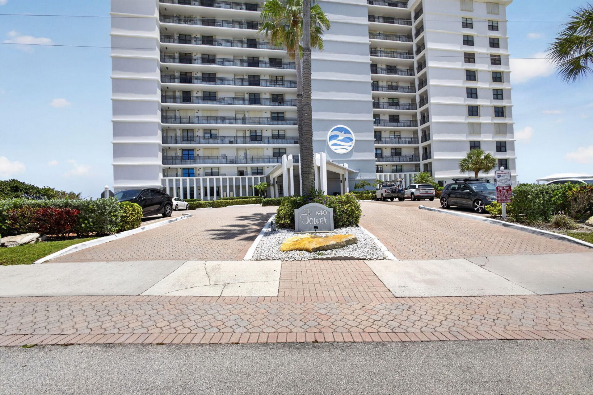 840 Ocean Drive, Unit 406, Juno Beach, FL 33408 Photo