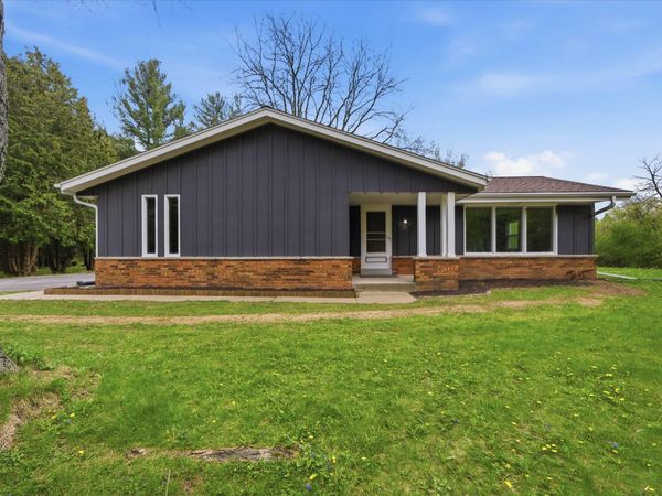 1387 Ponderosa Dr, Jackson, WI 53012