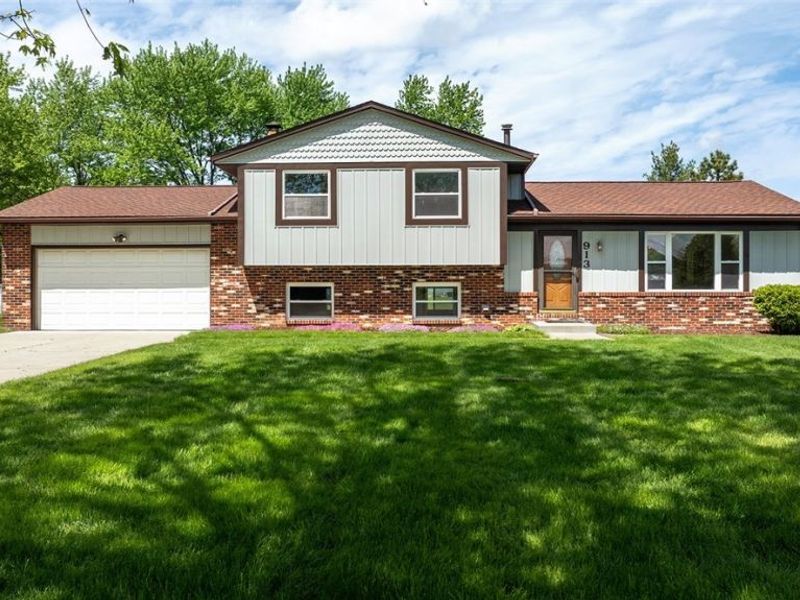 913 Sherwood Drive, Macedonia, OH 44056 Photo 1