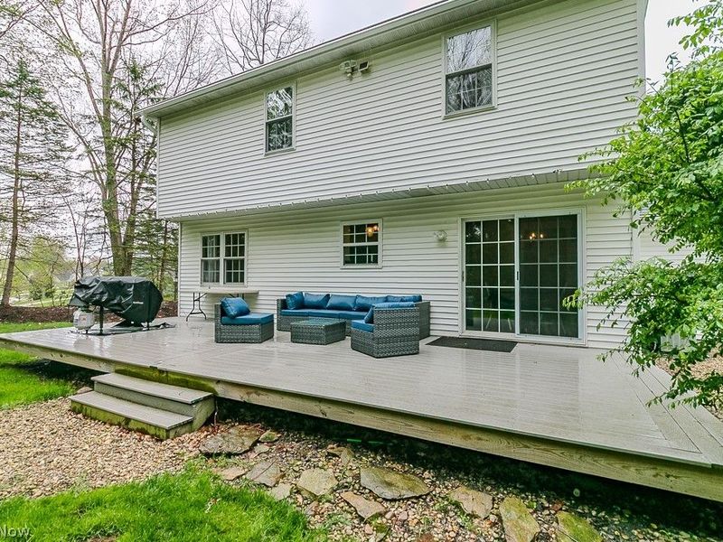 102 Saw Mill Bend, Chardon, OH 44024 Photo 4