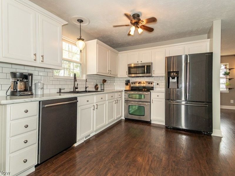 102 Saw Mill Bend, Chardon, OH 44024 Photo 8