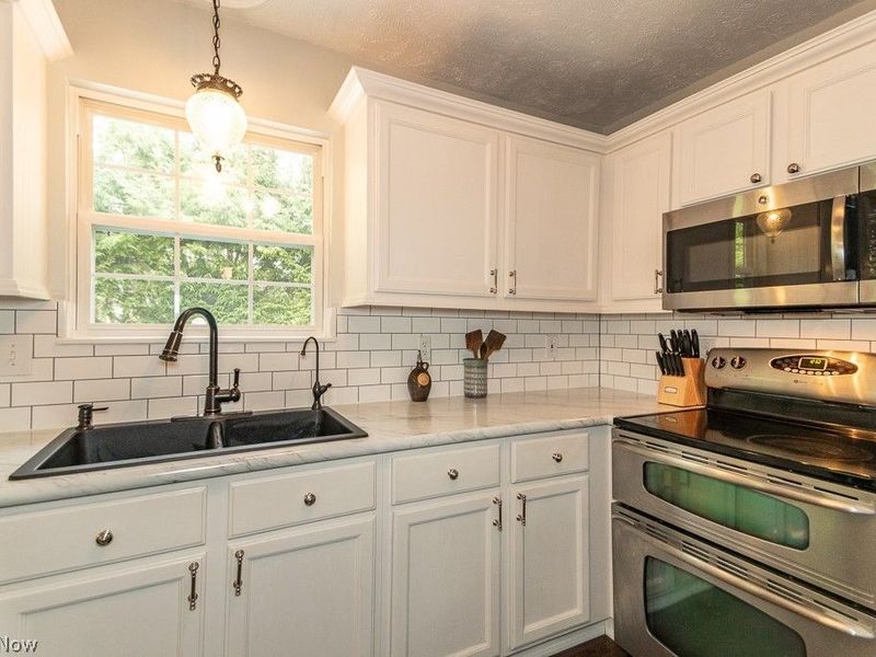 102 Saw Mill Bend, Chardon, OH 44024 Photo 9