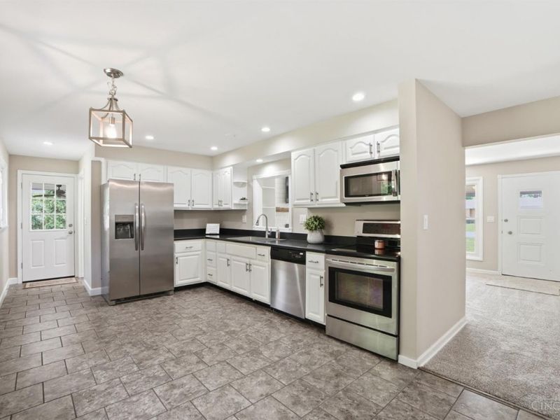 2412 Mardel Court, Ross Twp, OH 45014 Photo 7