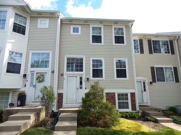409 E Victoria Circle , Unit 409, North Aurora, IL 60542