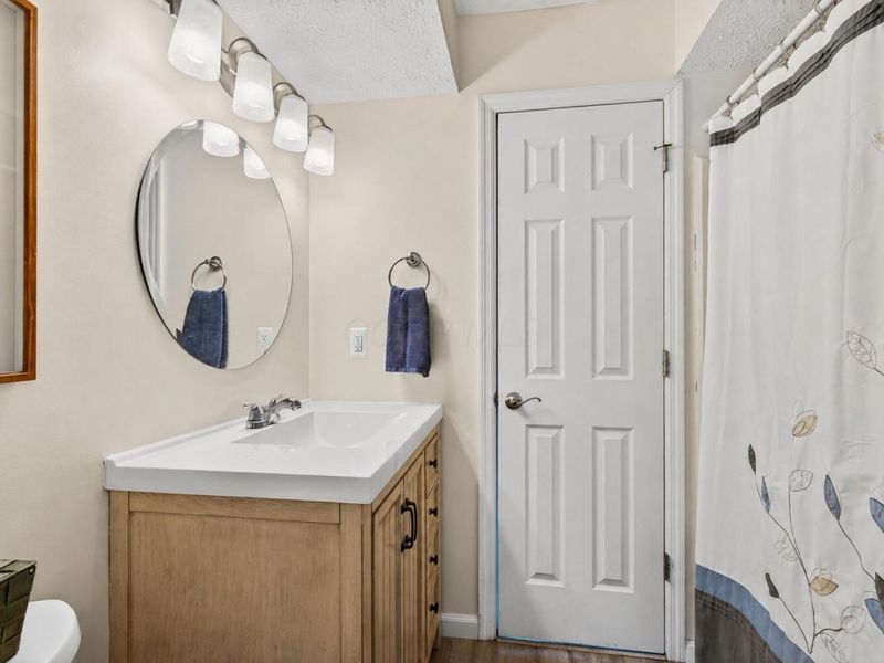 5324 Stonemeadow Avenue , Unit #A, Columbus, OH 43220 Photo 13
