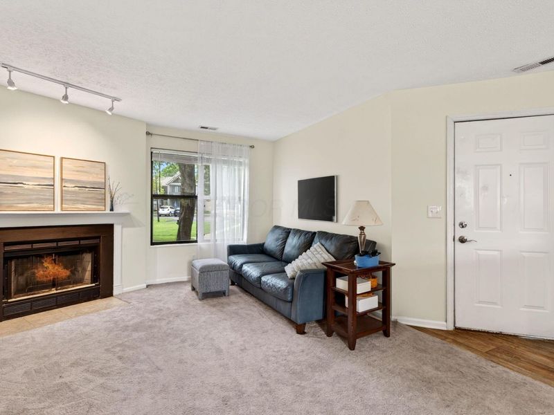 5324 Stonemeadow Avenue , Unit #A, Columbus, OH 43220 Photo 4