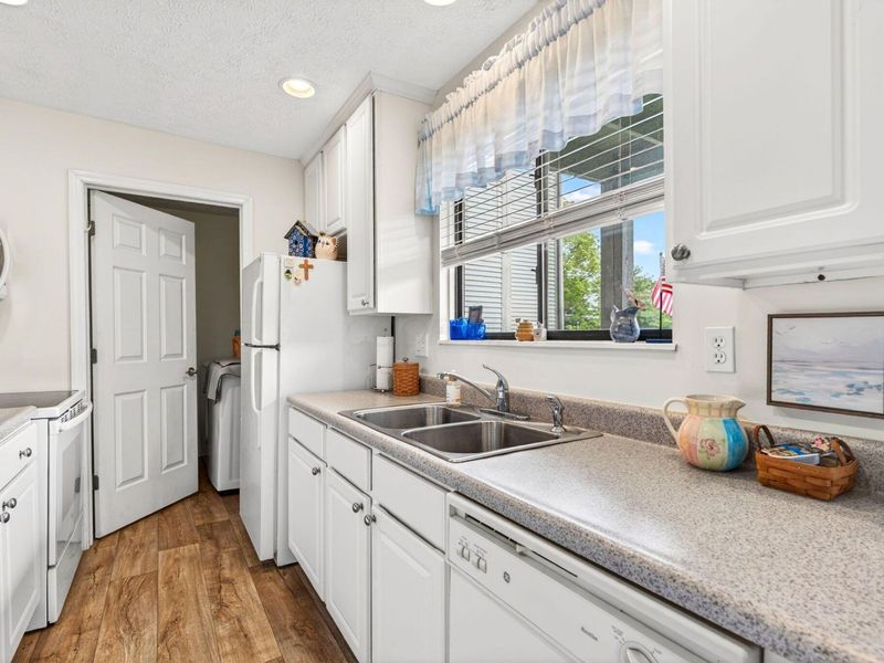 5324 Stonemeadow Avenue , Unit #A, Columbus, OH 43220 Photo 7