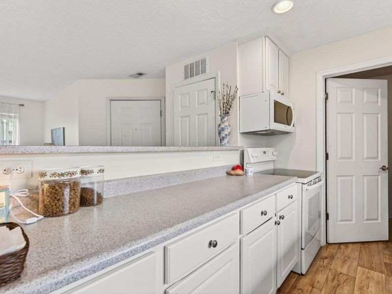 5324 Stonemeadow Avenue , Unit #A, Columbus, OH 43220 Photo 8