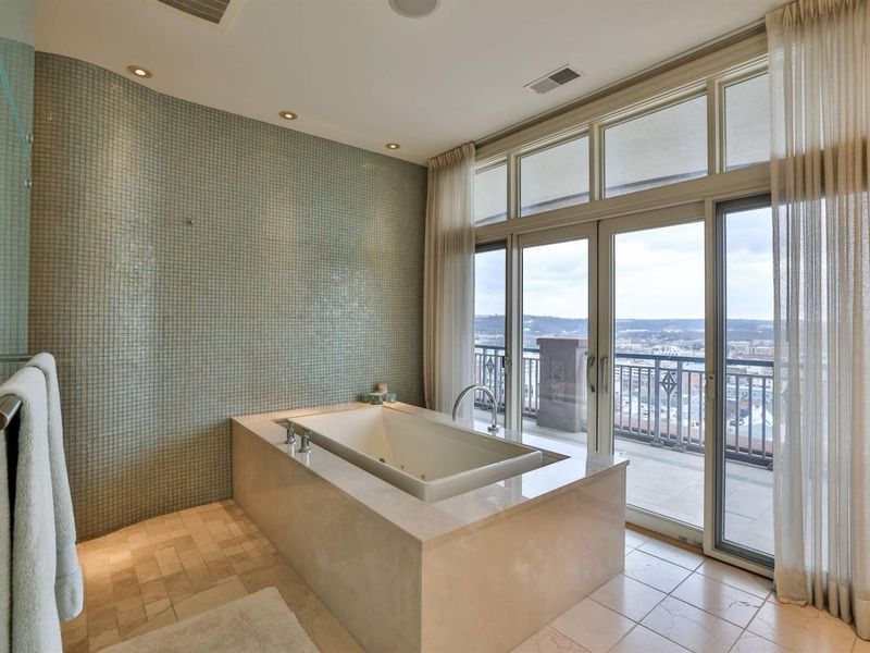 100 W Rivercenter Boulevard, Unit PH3B, Covington, KY 41011 Photo 25