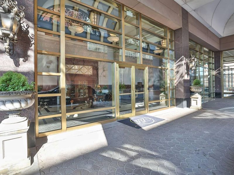 100 W Rivercenter Boulevard, Unit PH3B, Covington, KY 41011 Photo 3
