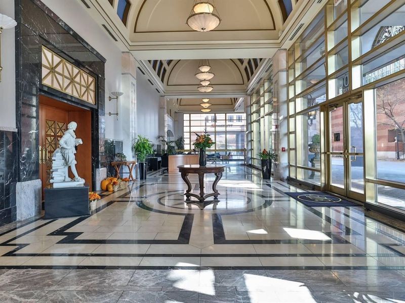 100 W Rivercenter Boulevard, Unit PH3B, Covington, KY 41011 Photo 4