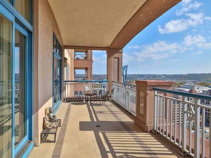 100 W Rivercenter Boulevard, Unit PH3B, Covington, KY 41011 Photo 44