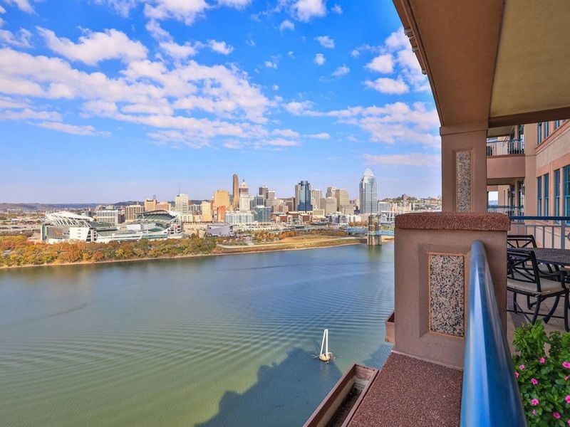100 W Rivercenter Boulevard, Unit PH3B, Covington, KY 41011 Photo 49