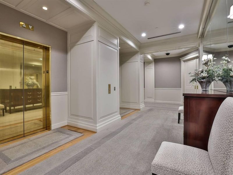 100 W Rivercenter Boulevard, Unit PH3B, Covington, KY 41011 Photo 5
