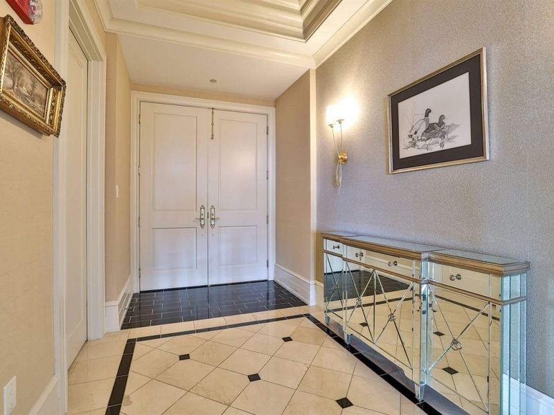 100 W Rivercenter Boulevard, Unit PH3B, Covington, KY 41011 Photo 6