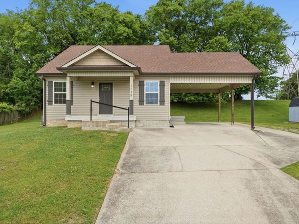1578 Barrett Dr, Clarksville, TN 37043