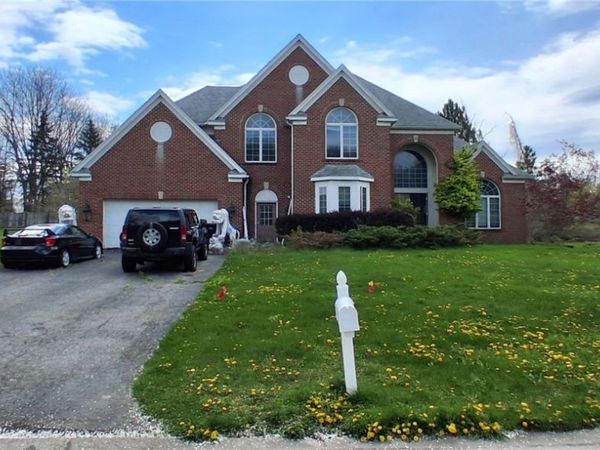 36 Orange Tree Circle, Rochester, NY 14624